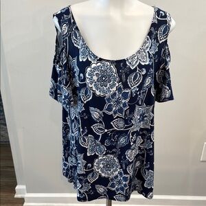 Star Vixen XL Floral Cold Shoulder Top in Navy and White
